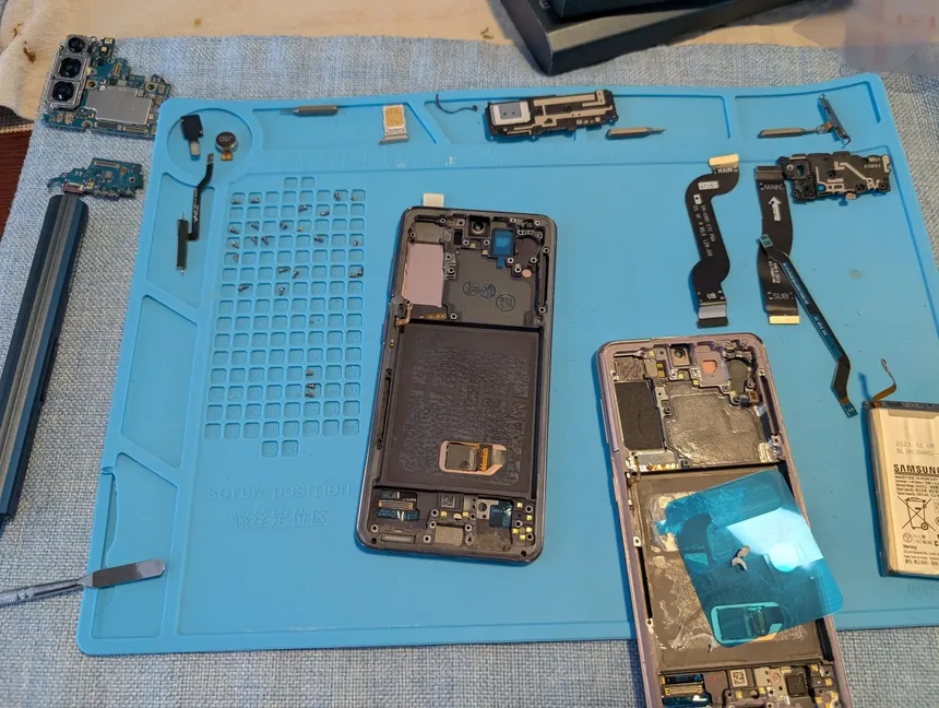 Samsung phone repair teardown